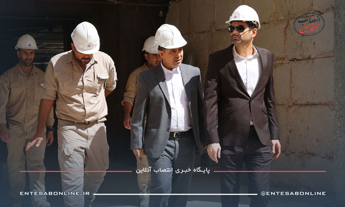 سجاد ذاکری، مدیرعامل شرکت ره‌گستر نفت، در بازدید از پروژه مسکن ملی شهید سلیمانی واوان