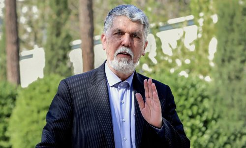 وزیر فرهنگ و ارشاد اسلامی برای بزرگداشت خواجه حافظ، به شیراز سفر کرد