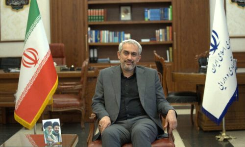 مدنیزاده-آغاز-پذیرهنویسی-اولین