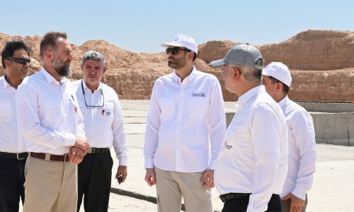 بازدید سجاد ذاکری مدیرعامل ره گستر نفت، از میدان نفتی آذر