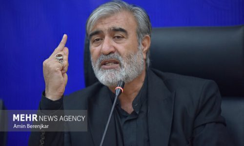 عزیزی: آمریکا راهی جز تسلیم در برابر اراده ملت ایران ندارد