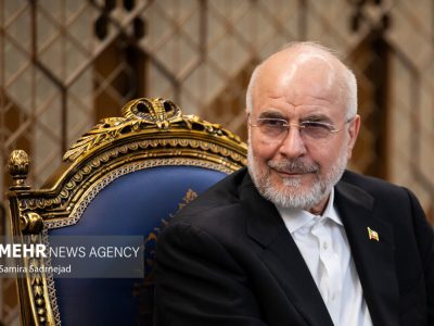 قالیباف-جهان-در-حال-تماشا-آمریکا