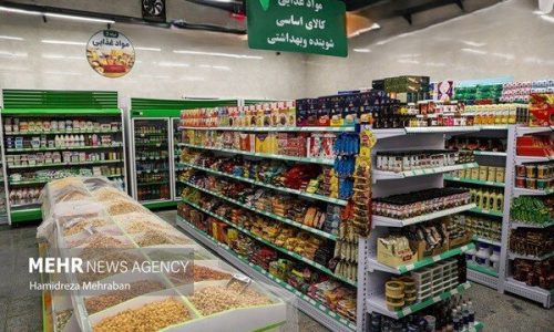 کمبودی در کالاهای اساسی نداریم؛ بازار تحت کنترل است