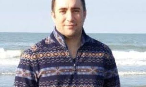 مهندس محمد طهماسبی، دانش‌آموخته کارشناسی ارشد مهندسی عمران از دانشگاه ولونگونگ استرالیا و دارنده گواهینامه حرفه‌ای مدیریت پروژه (PMP) از مؤسسه مدیریت پروژه آمریکا (PMI)